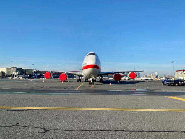 BOEING 747-8 —