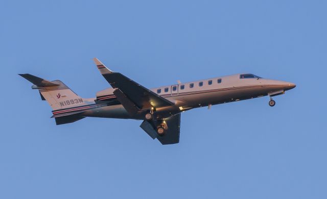 Learjet 45 (N1893N) - Arriving rwy 2L @KDPA.