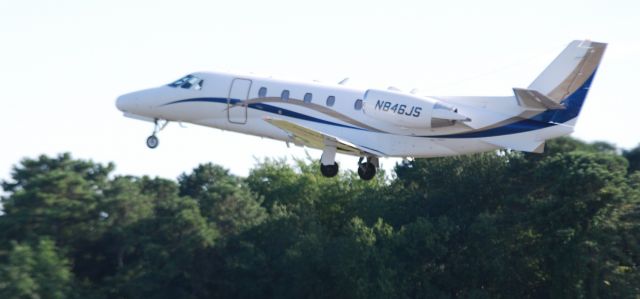 Cessna Citation Excel/XLS (N846JS) - Up & Away after a refueling stop at Monmouth Jet Center, NJ