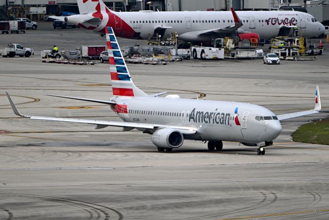 Boeing 737-800 (N922NN)