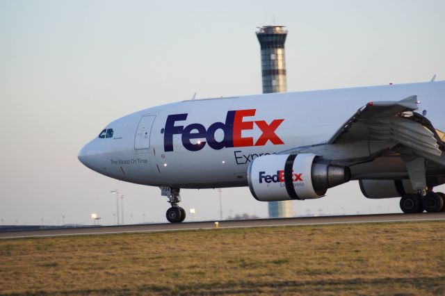 Boeing 757-200 — - error is not n901fd sorry