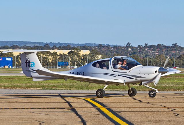 Diamond Star (VH-EQJ) - FLIGHT TRAINING ADELAIDE - DIAMOND DA-40 DIAMOND STAR - REG VH-EQJ (CN 40.990) - PARAFIELD ADELAIDE SA. AUSTRALIA - YPPF (24/5/2016)