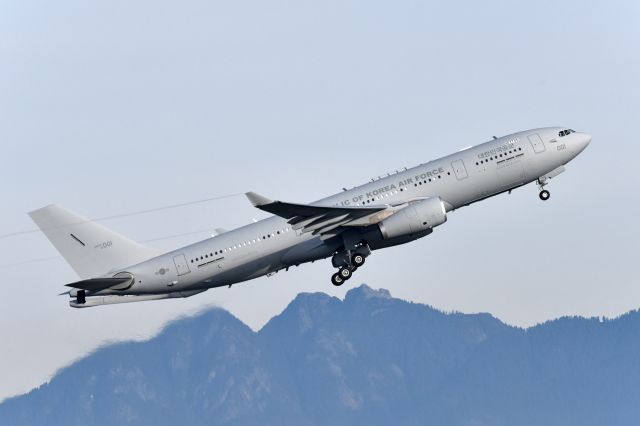 Airbus A330-300 (N18001) - ROKAF A330 MRTT delivery flight YVR to Korea