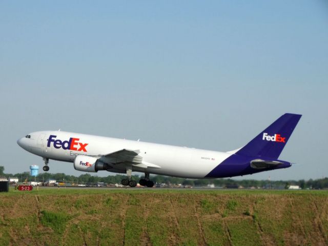 Airbus A300F4-600 (N652FE)