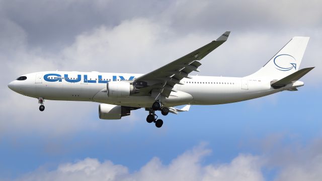 Airbus A330-200 (LZ-AWY)