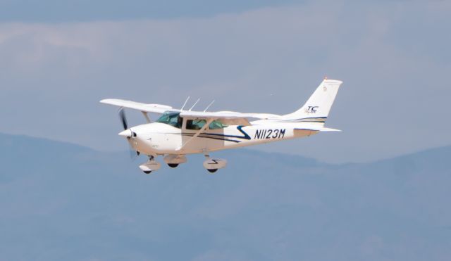Cessna Skylane (N1123M)