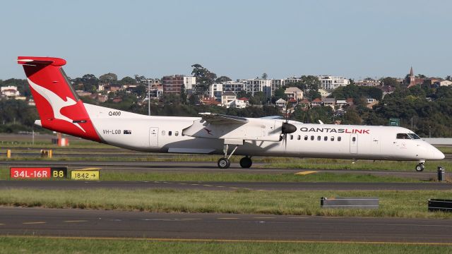 de Havilland Dash 8-400 (VH-LQB)