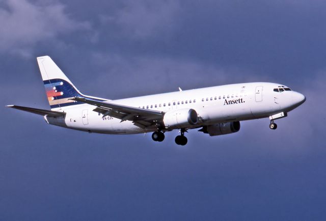 VH-CZC — - ANSETT AUSTRALIA AIRLINES - BOEING 737-377 - REG : VH-CZC (CN 23655/1274) - ADELAIDE INTERNATIONAL AIRPORT SA. AUSTRALIA - YPAD 22/6/1988)