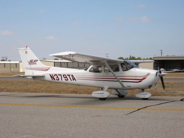 Cessna Skyhawk (N379TA) - Taxiing to RWY 24