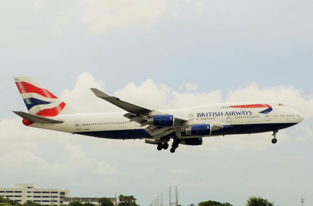 Boeing 747-400 (G-BNLK)