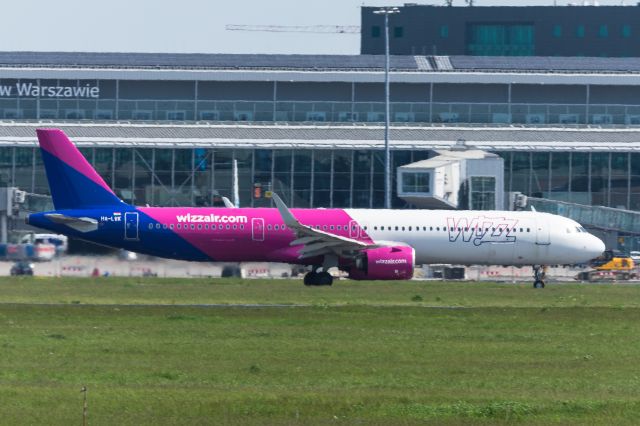Airbus A321neo (HA-LVK) - WAW SPOTTING