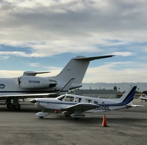 Piper Saratoga (N300DL)