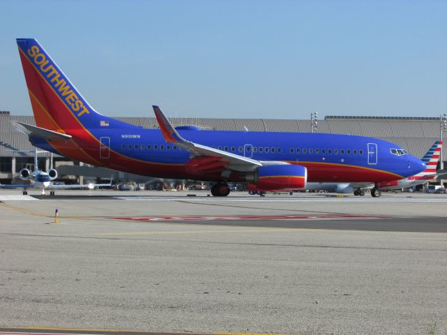 Boeing 737-700 (N901WN) - Line up and wait on RWY 20R