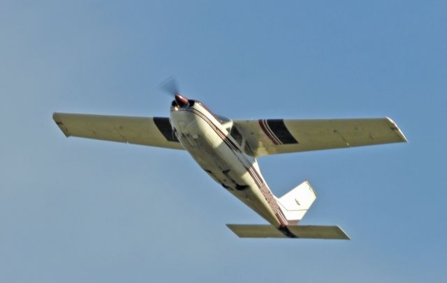 Cessna 177RG Cardinal RG (N34192) - On cross wind from 27 at Carson City