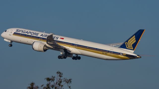 BOEING 787-10 Dreamliner (9V-SCE)