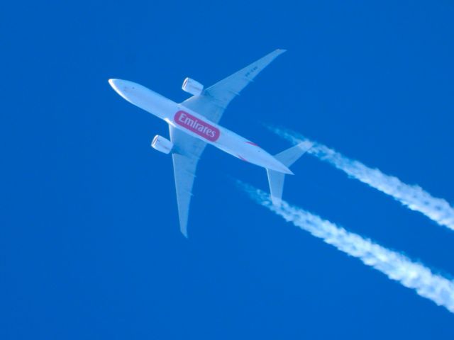 BOEING 777-200LR (A6-EWG) - UAE211br /DXB-IAHbr /11/13/22