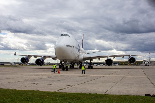 Boeing 747-400 (N480MC) - GTI8054 taxiing into parking with the Baltimore Ravens onboard.