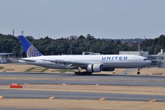 Boeing 777-200 (N214UA) - 2012/3/14