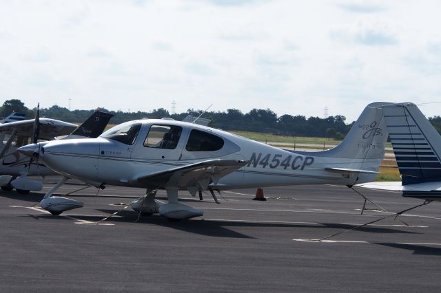 Cirrus SR-22 (N454CP)
