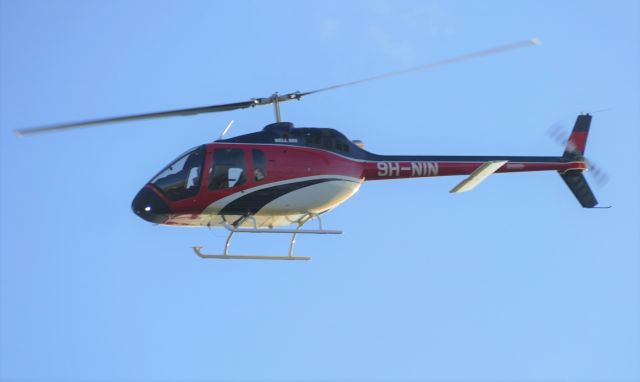 Bell 505 (9H-NIN) - On dep rw13