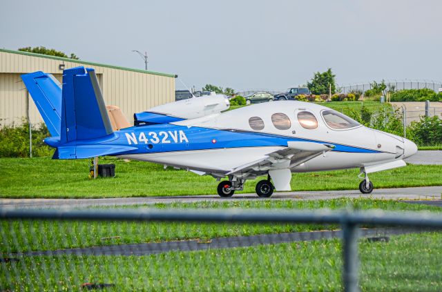 Cirrus Vision SF50 (N432VA)