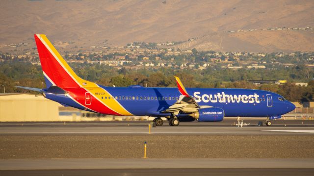 Boeing 737-800 (N8602F) - SWA125 RNO-DEN