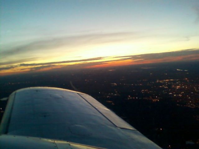 Piper Apache (N9AP) - Departing KTEB at 5 am