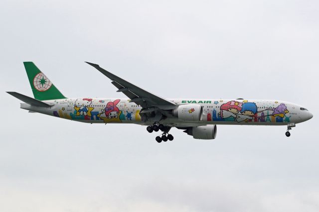 Boeing 777-200 (B-16722) - "Hello Kitty Shining Star" livery