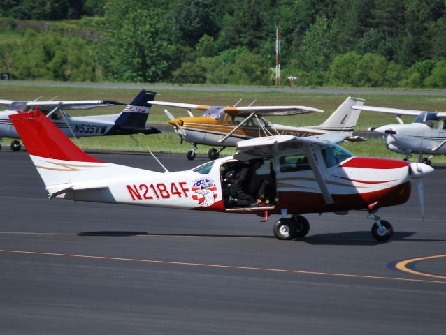 Cessna 206 Stationair (N2184F) - Skydivers depart KJQF for a pre-race jump prior to the Coca-Cola 600 at the Charlotte Motor Speedway - 5/23/16