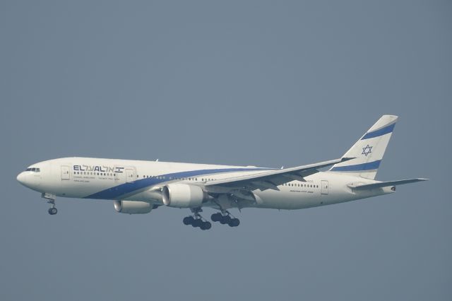 Boeing 777-200 (4X-ECC)