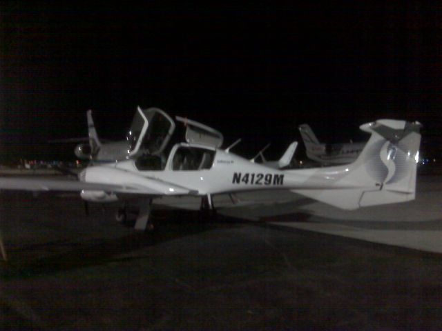 Diamond Twin Star (N4129M) - Full stop in Flagstaff, AZ.