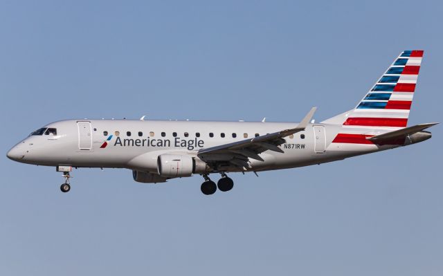 Embraer 170/175 (N871RW)