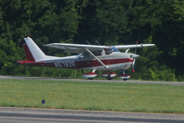 Cessna Skyhawk (N5792R)