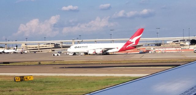 Airbus A380-800 —