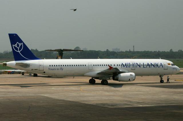 Airbus A321 (4R-MRC)