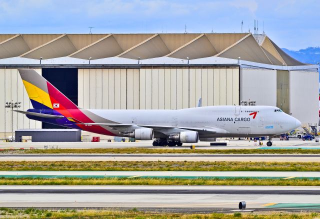 Boeing 747-400 (HL7414) - HL7414 Asiana Airlines Cargo Boeing 747-48EM(BDSF) (cn 25452/892)  Los Angeles International Airport (IATA: LAX, ICAO: KLAX, FAA LID: LAX) TDelCoro April 11, 2012