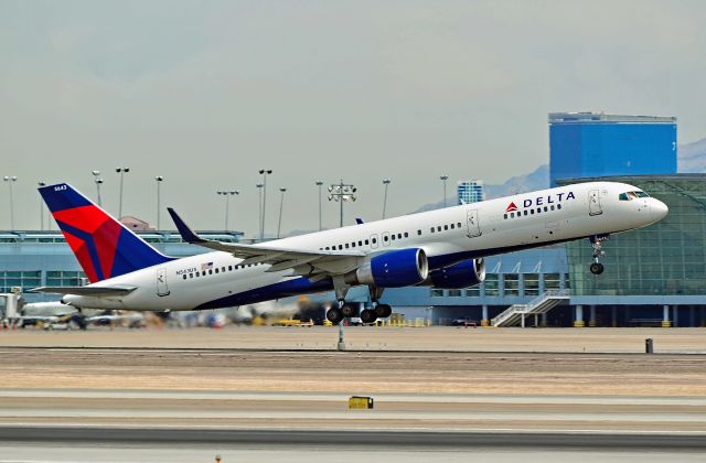 Boeing 757-200 (N543US) - N543US Delta Air Lines 1996 Boeing 757-251(WL) - cn 26490 / ln 709 - McCarran International Airport (KLAS)br /Las Vegas, Nevadabr /TDelCorobr /June 20, 2014