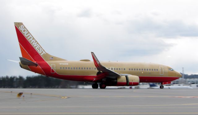 Boeing 737-700 (N792WN)