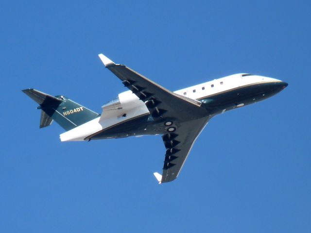 Canadair Challenger (N604DT)