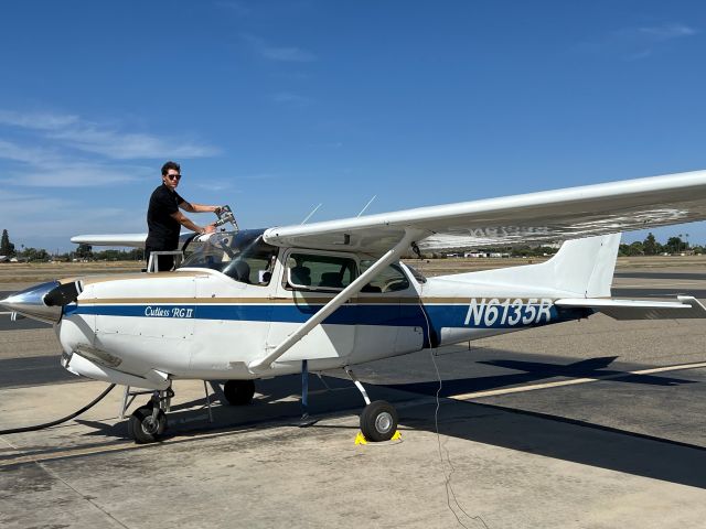 Cessna Cutlass RG (N6135R) - Stone fueling 