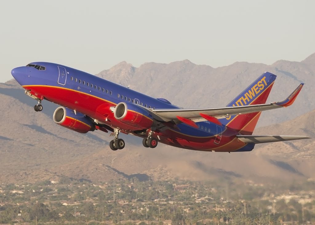 Boeing 737-700 (N208WN)