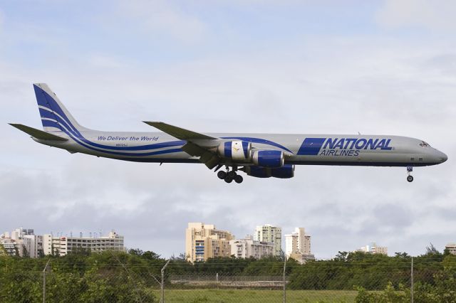 McDonnell Douglas DC-8-70 (N872SJ)