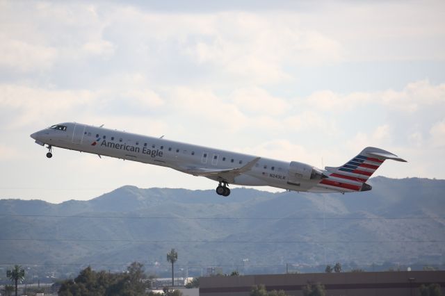 Canadair Regional Jet CRJ-900 (N243LR)