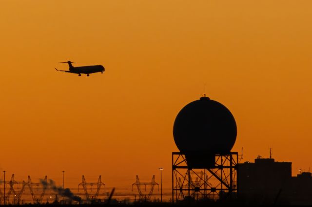 Canadair Regional Jet CRJ-900 — - On the visual approach for runway 05 in Toronto.