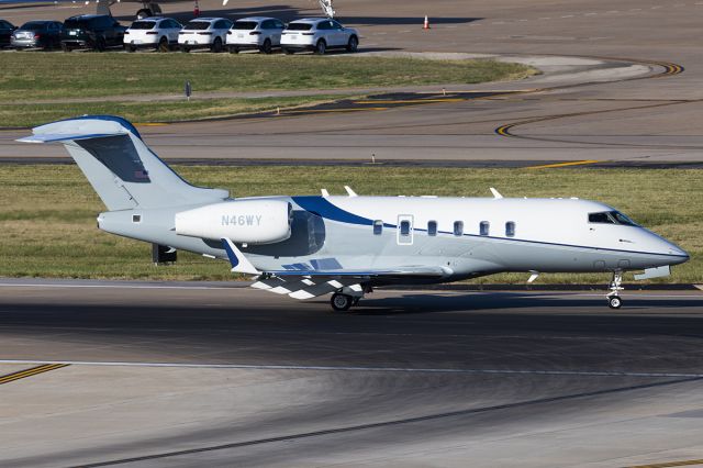 Bombardier Challenger 300 (N46WY)