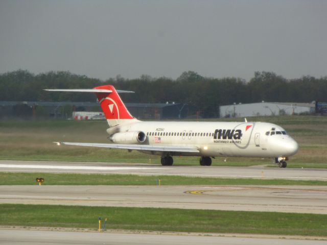 McDonnell Douglas DC-9-30 (N1334U)