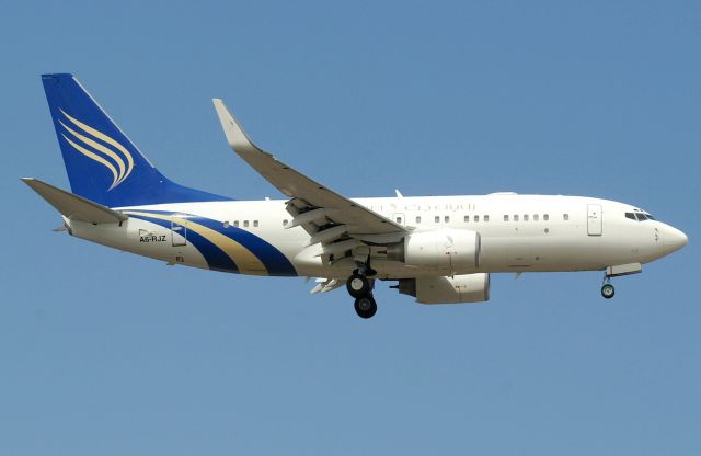 Boeing 737-700 (A6-RJZ)