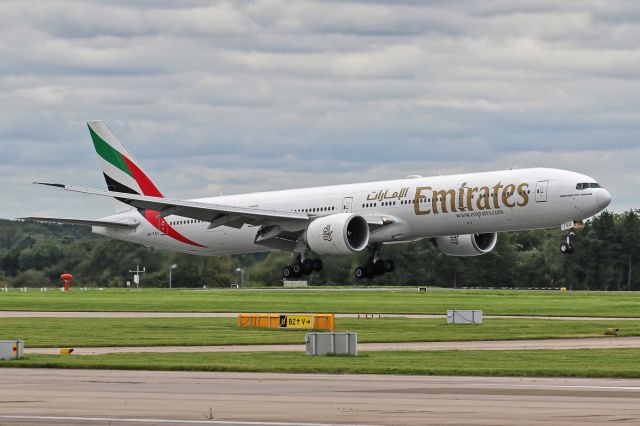 BOEING 777-300ER (A6-EGU) - EK17 from Dubai