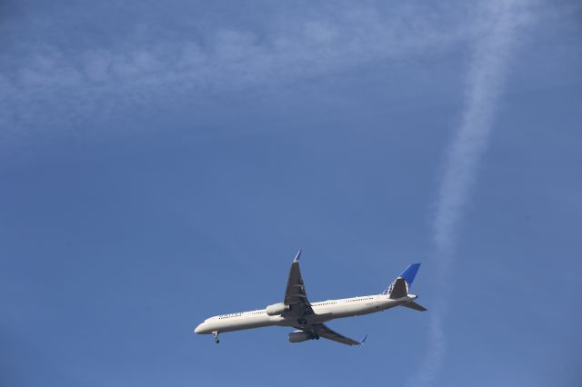 BOEING 757-300 (N57857)