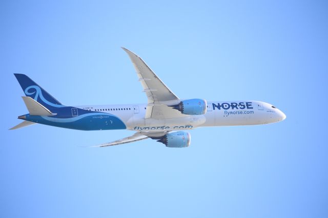 Boeing 787-9 Dreamliner (G-CKWP)